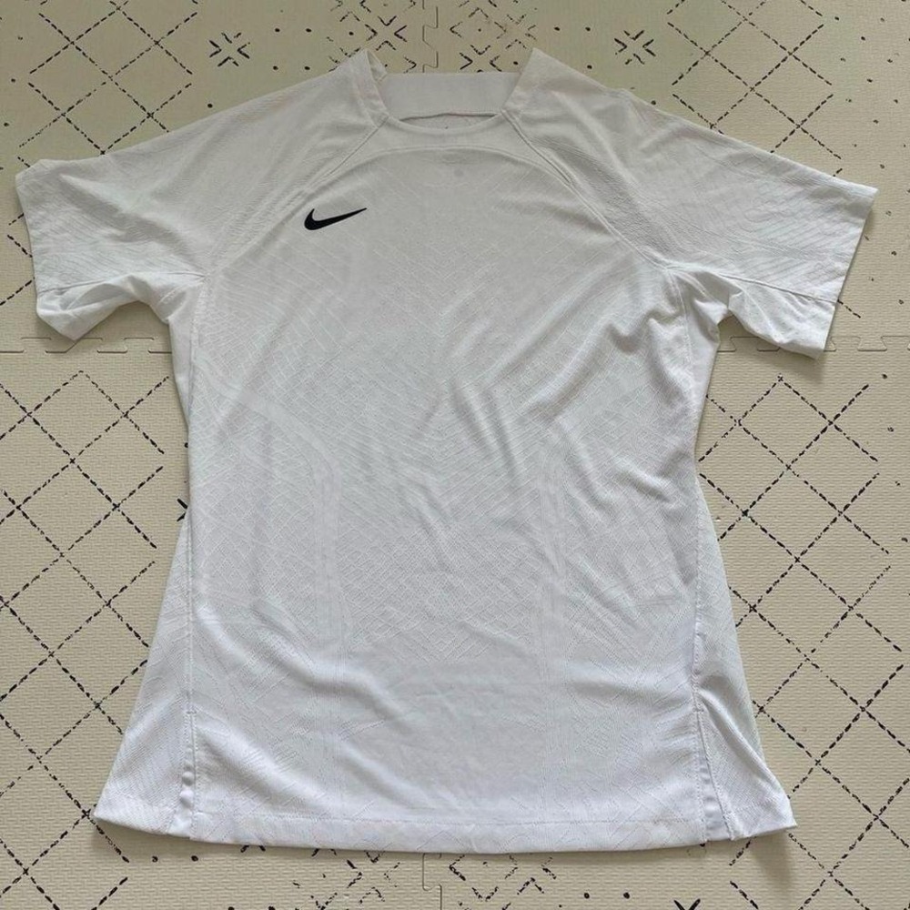Nike Dri-fit short sleeve shirt M